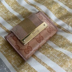 Gucci key holder pink and gold